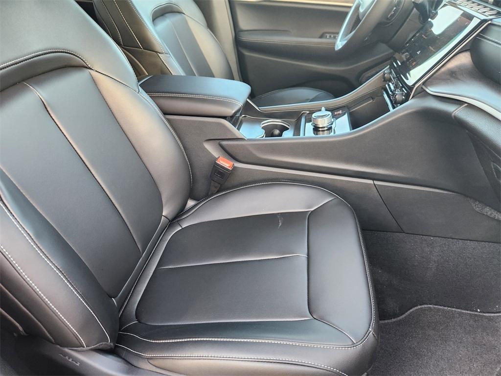 new 2025 Jeep Grand Cherokee car, priced at $45,839