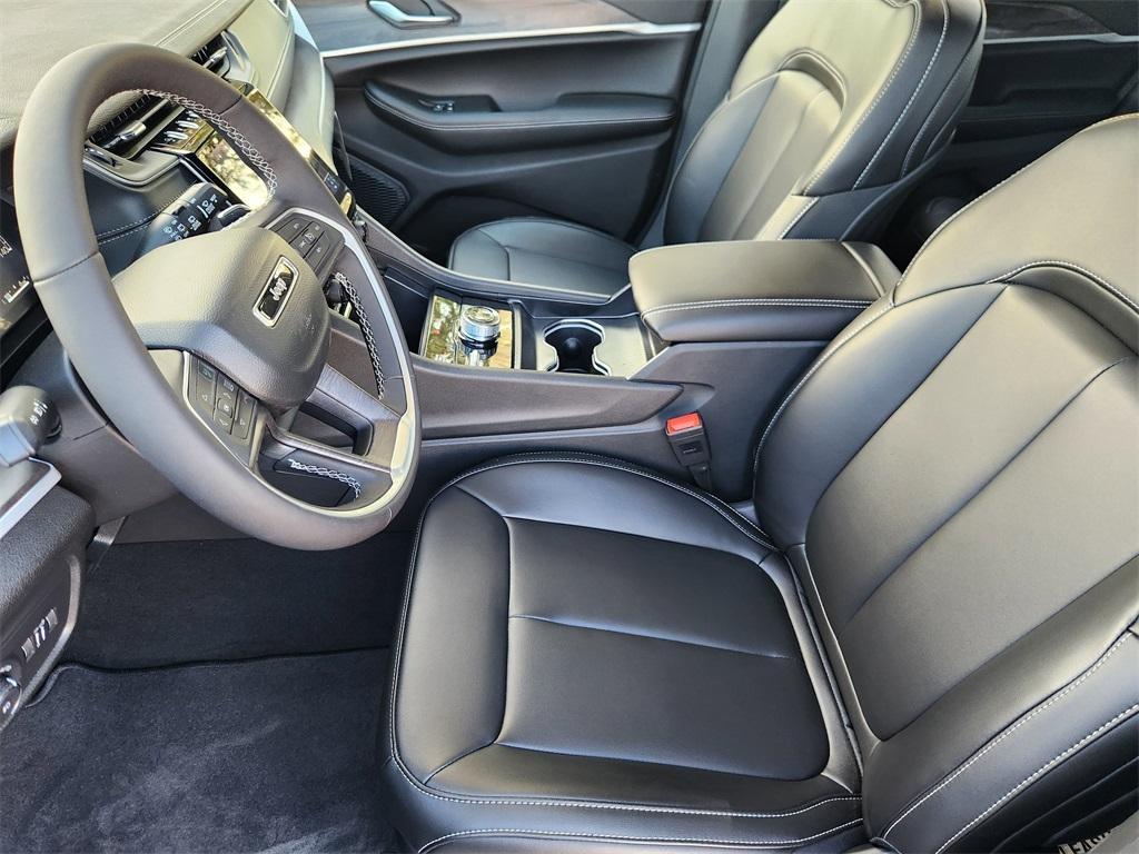 new 2025 Jeep Grand Cherokee car, priced at $45,839