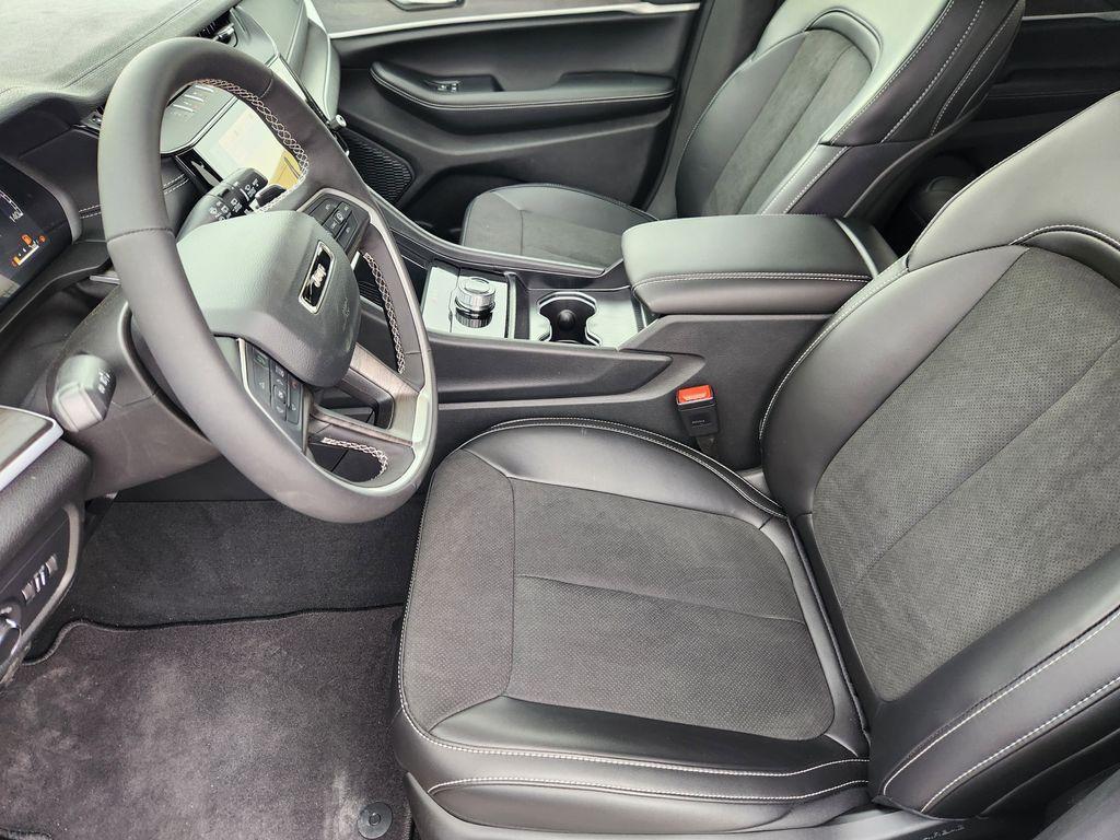 new 2026 Jeep Grand Cherokee car, priced at $43,143