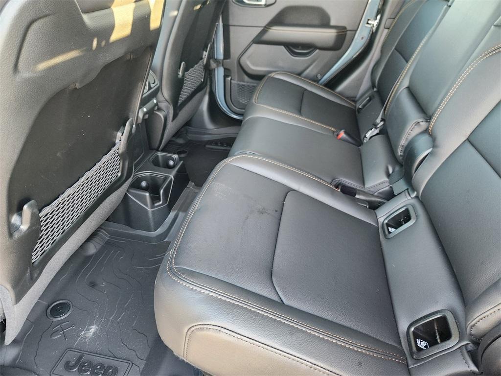 new 2026 Jeep Gladiator car, priced at $45,777