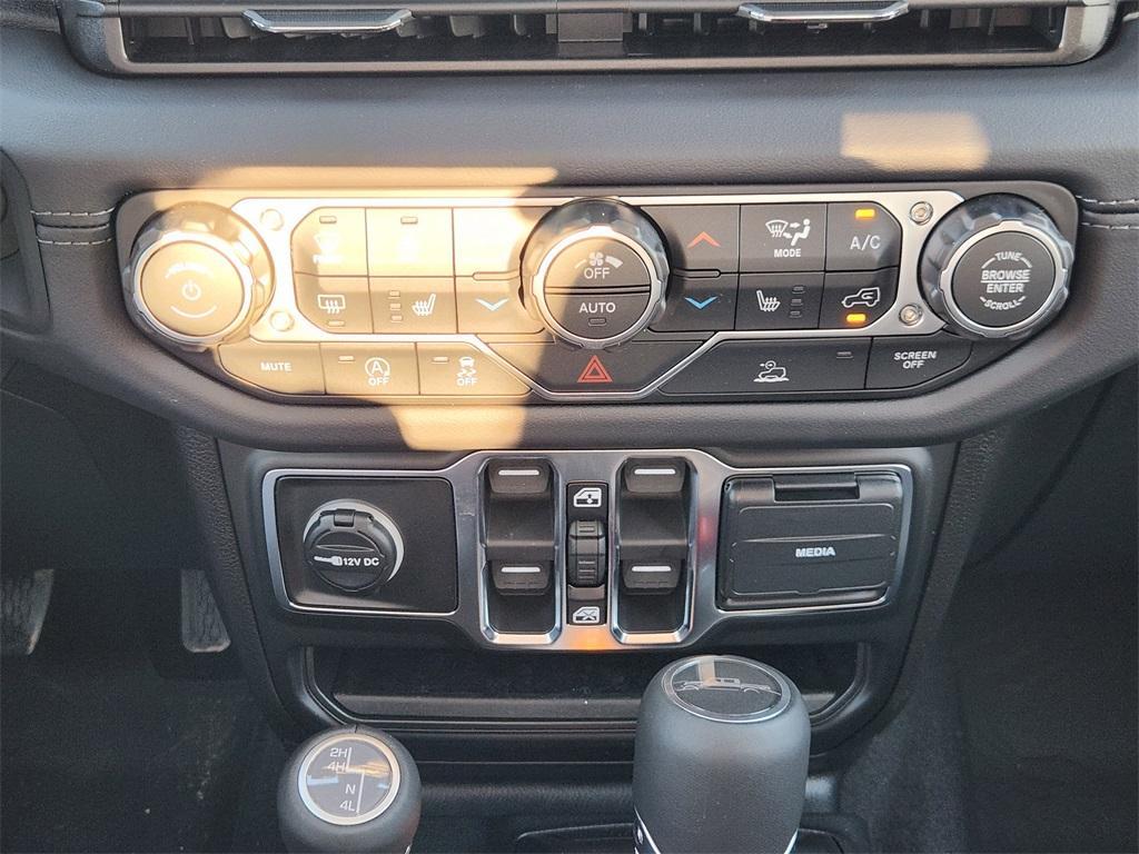 new 2026 Jeep Gladiator car, priced at $45,777