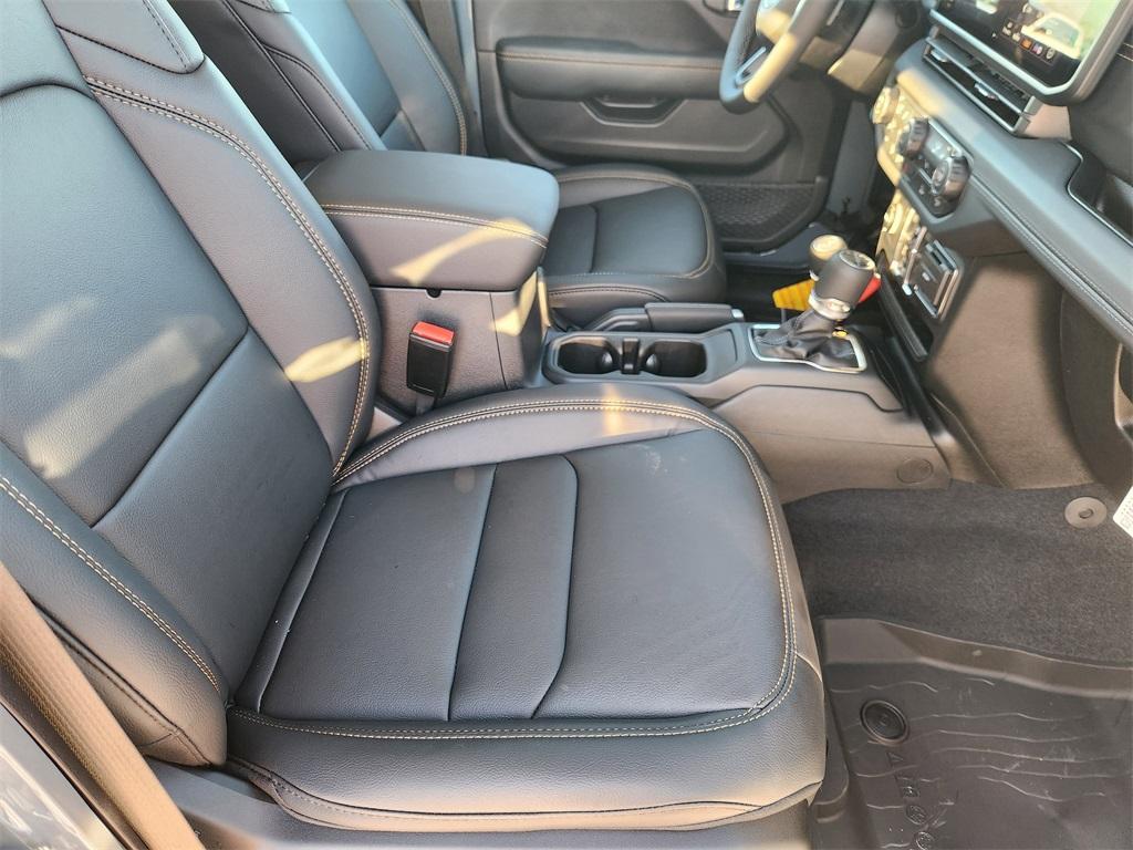 new 2026 Jeep Gladiator car, priced at $45,777