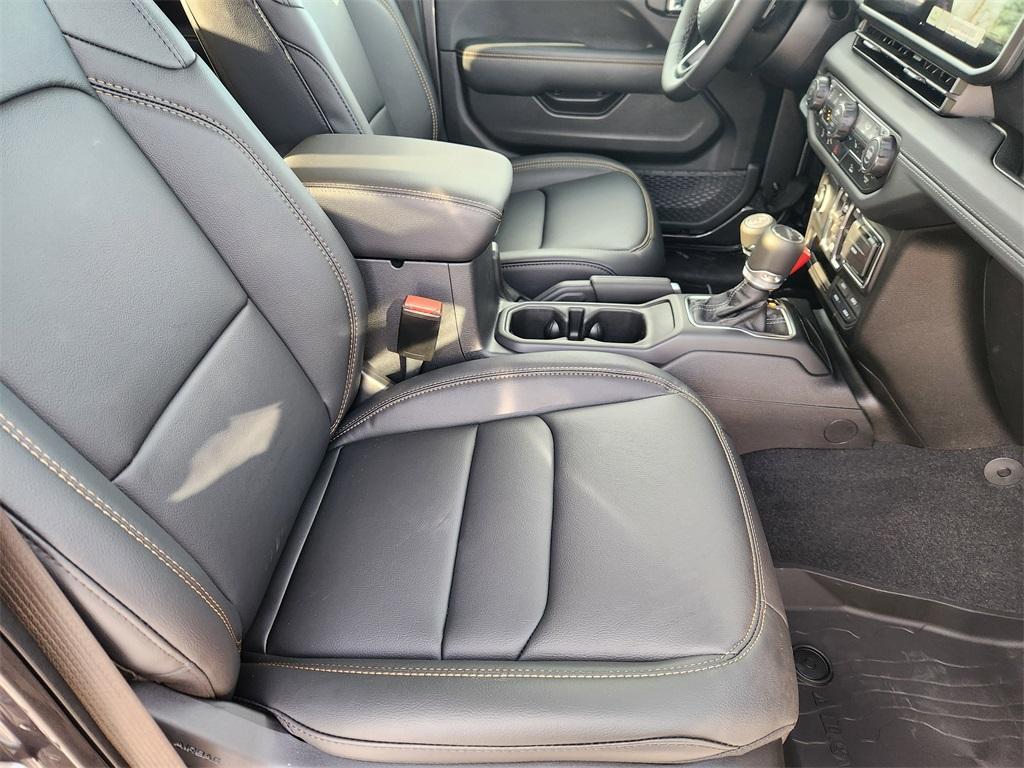 new 2026 Jeep Gladiator car, priced at $48,736