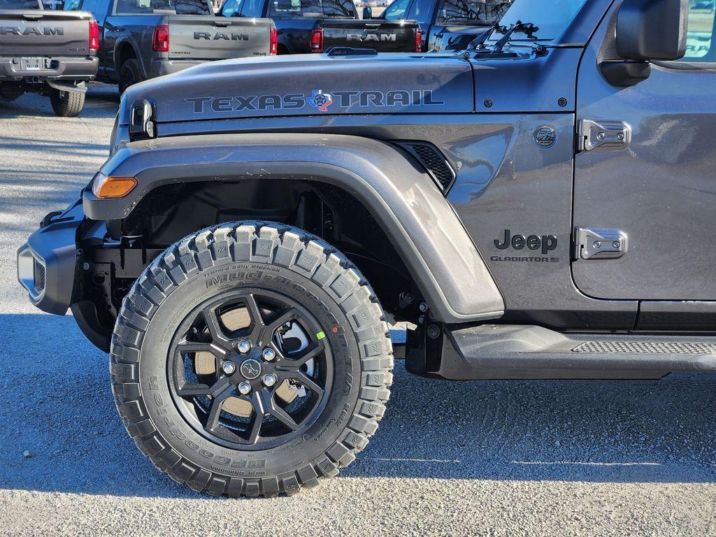 new 2026 Jeep Gladiator car, priced at $44,027
