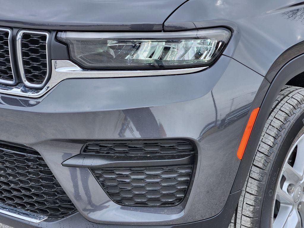 new 2026 Jeep Grand Cherokee car, priced at $43,666