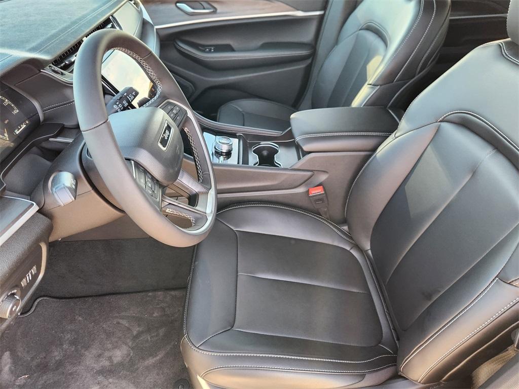 new 2025 Jeep Grand Cherokee car, priced at $45,314