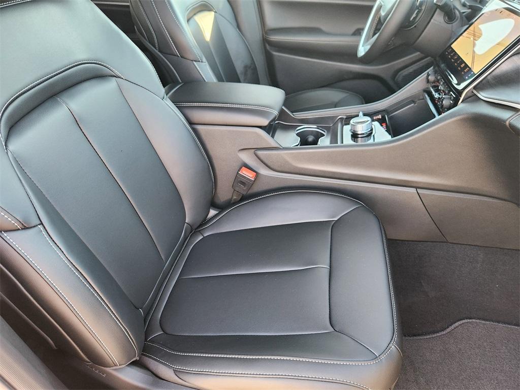 new 2025 Jeep Grand Cherokee car, priced at $45,314