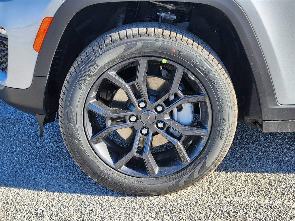 new 2025 Jeep Grand Cherokee car, priced at $45,314