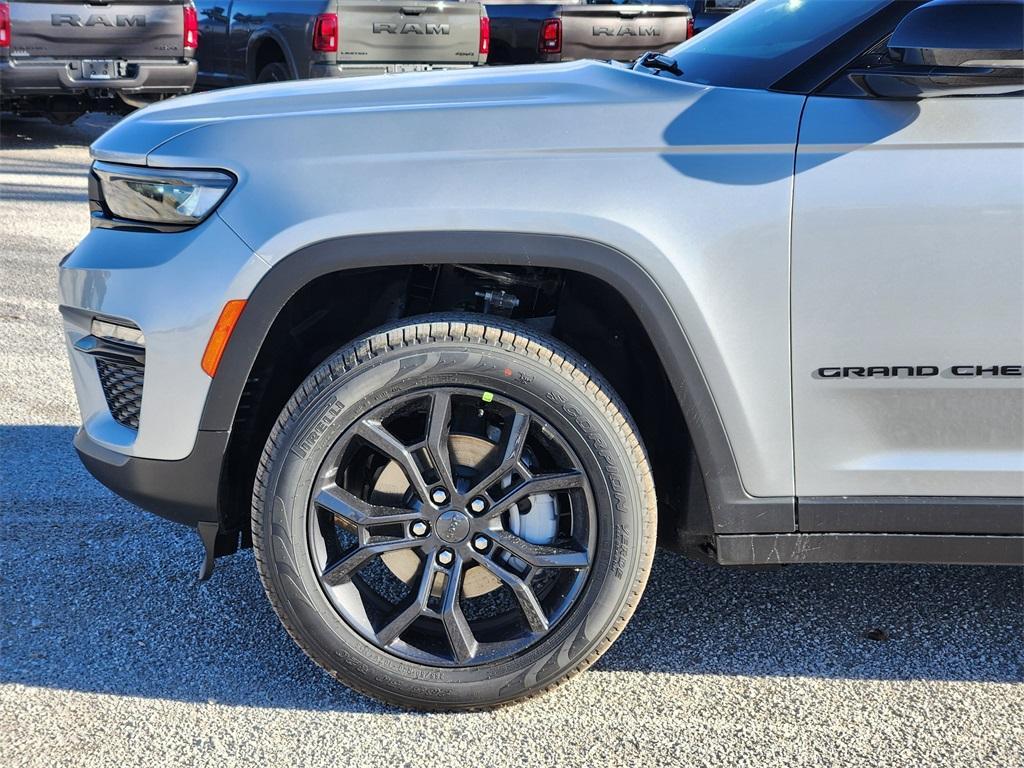 new 2025 Jeep Grand Cherokee car, priced at $45,314