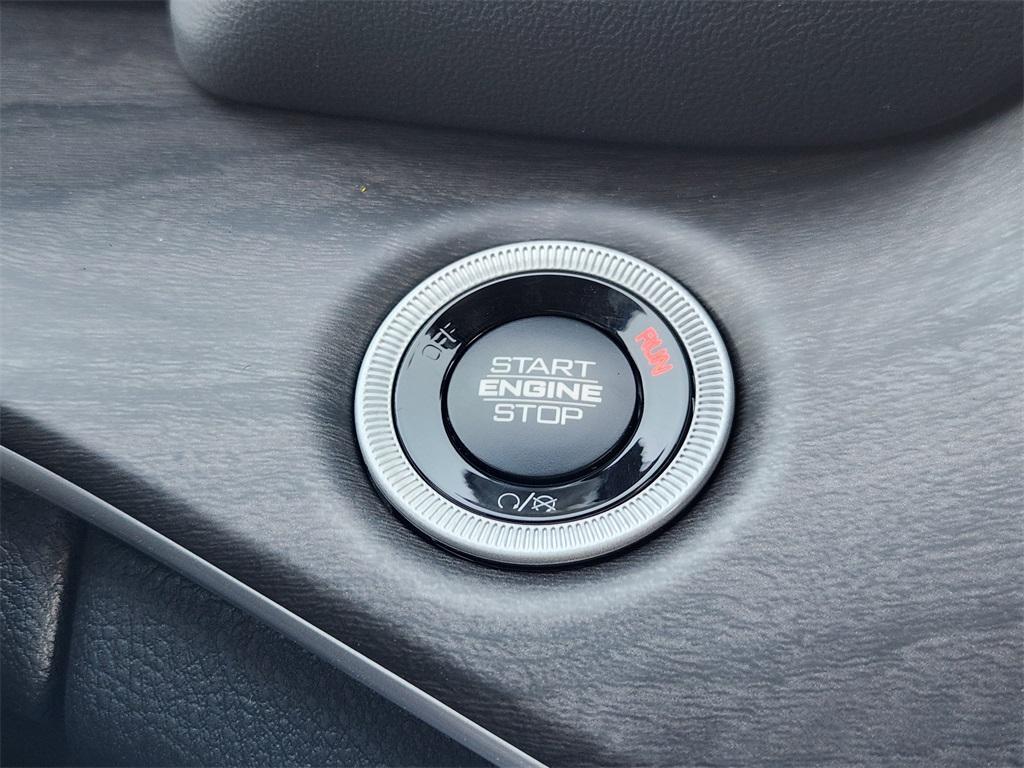 new 2025 Jeep Grand Cherokee car, priced at $45,314