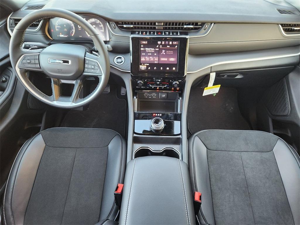 new 2025 Jeep Grand Cherokee car, priced at $41,538