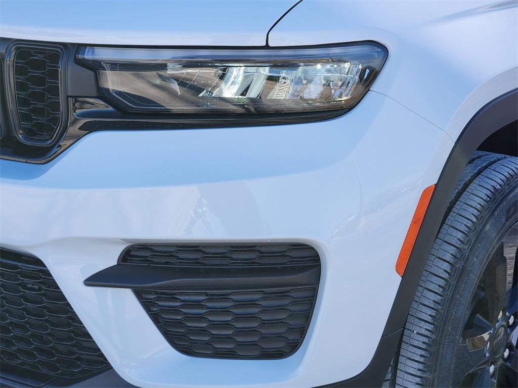 new 2025 Jeep Grand Cherokee car, priced at $40,358