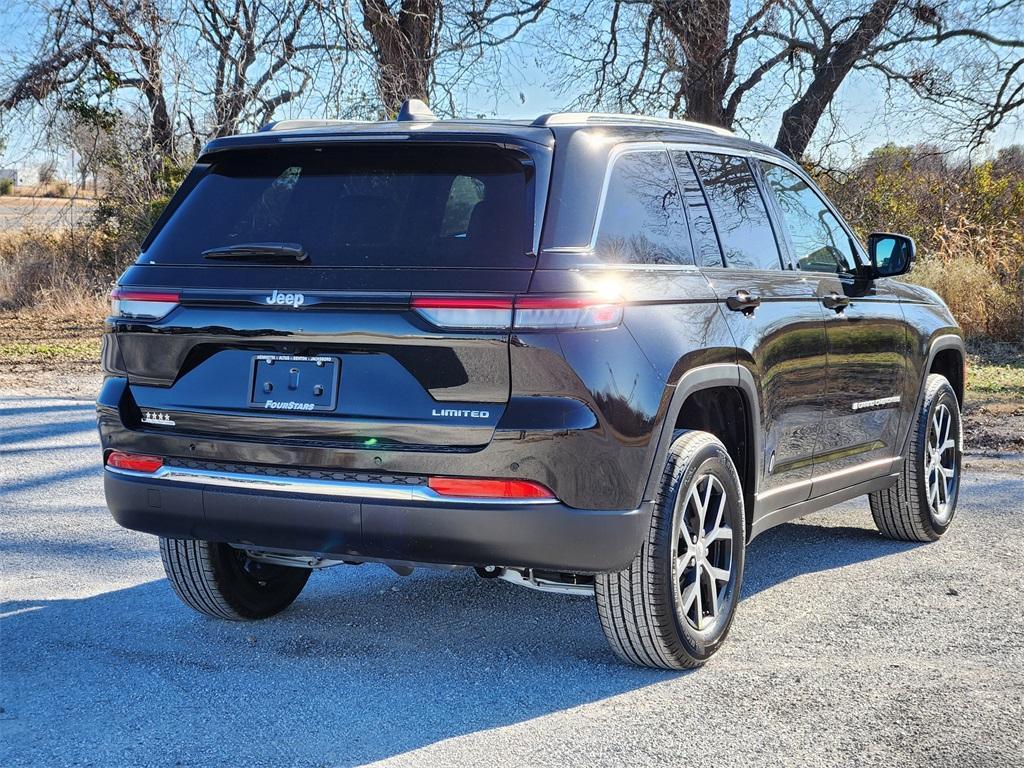 new 2025 Jeep Grand Cherokee car, priced at $39,745