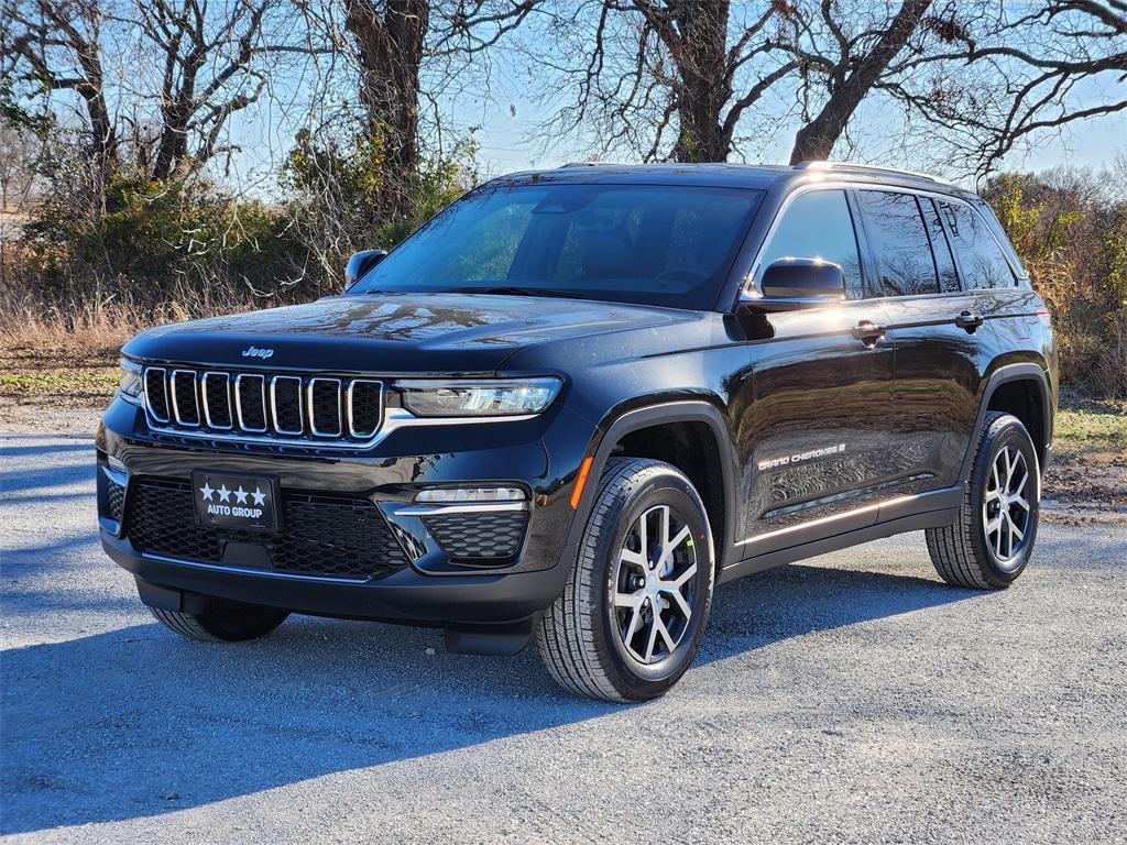 new 2025 Jeep Grand Cherokee car, priced at $39,745