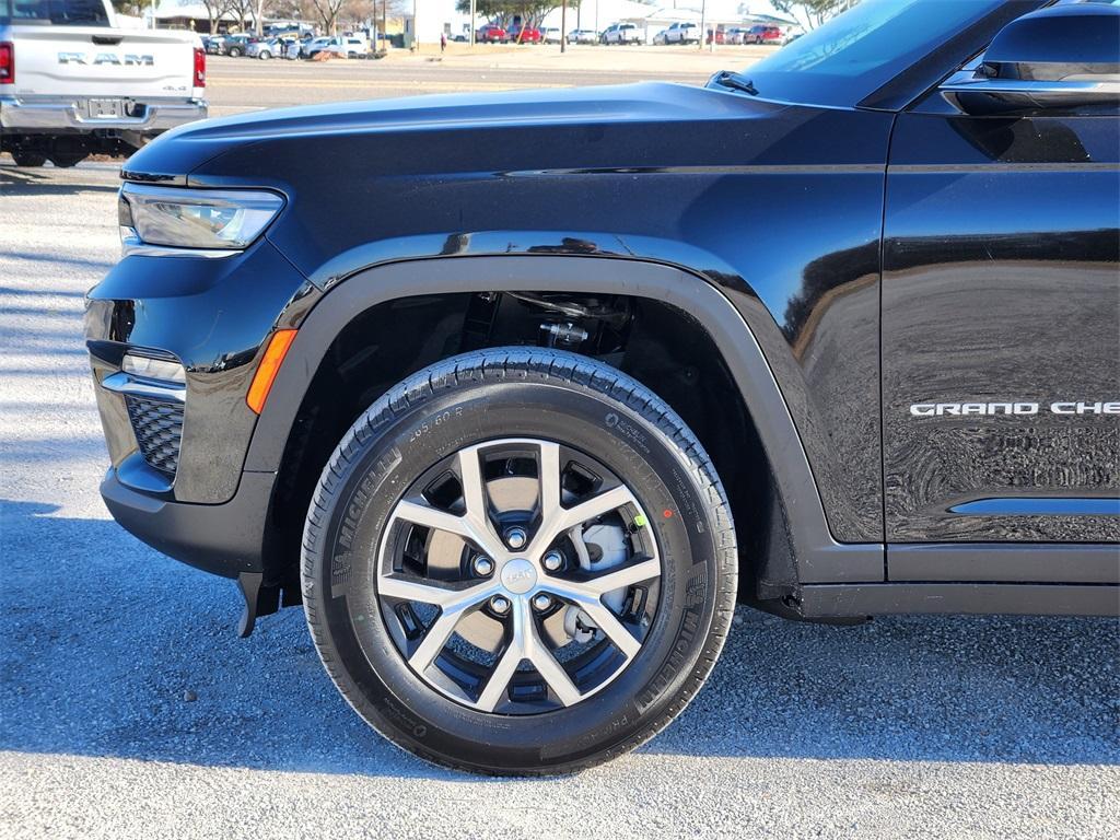new 2025 Jeep Grand Cherokee car, priced at $39,745