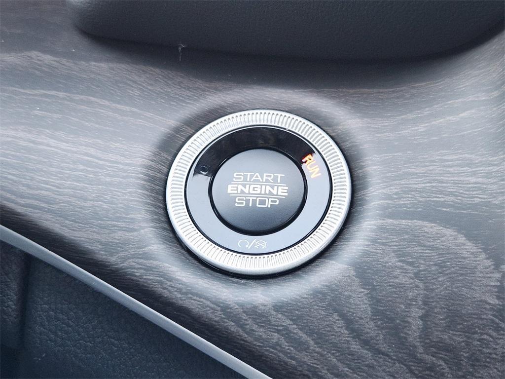 new 2025 Jeep Grand Cherokee car, priced at $39,745