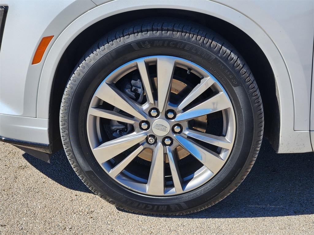 used 2021 Cadillac XT6 car, priced at $23,856