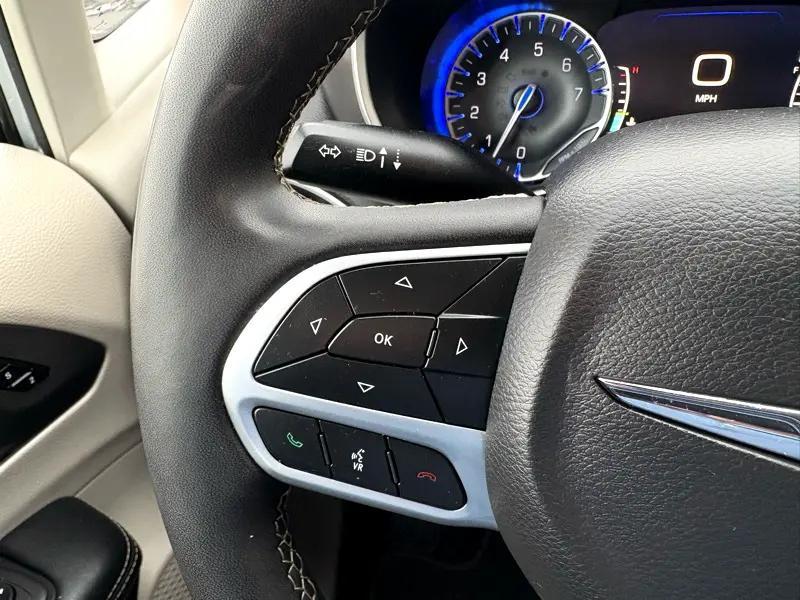 used 2023 Chrysler Pacifica car