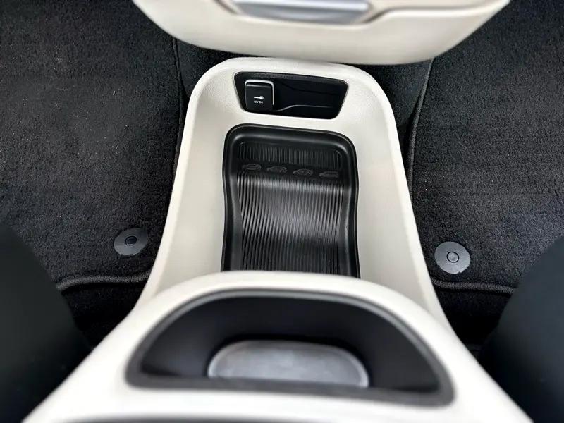 used 2023 Chrysler Pacifica car