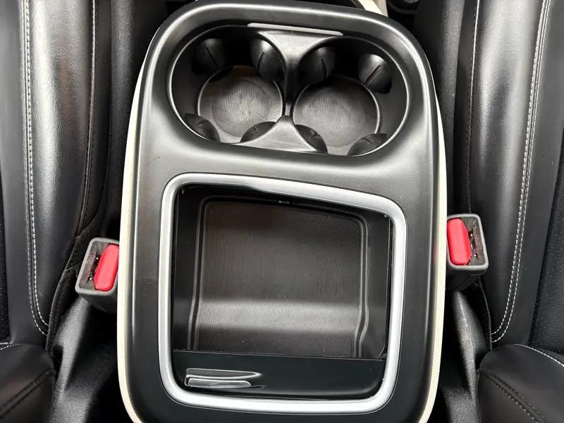 used 2023 Chrysler Pacifica car