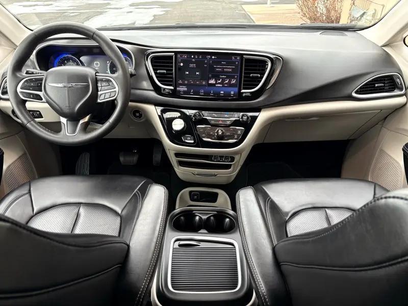 used 2023 Chrysler Pacifica car
