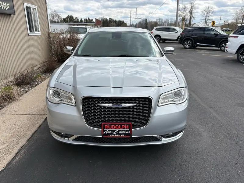 used 2019 Chrysler 300 car