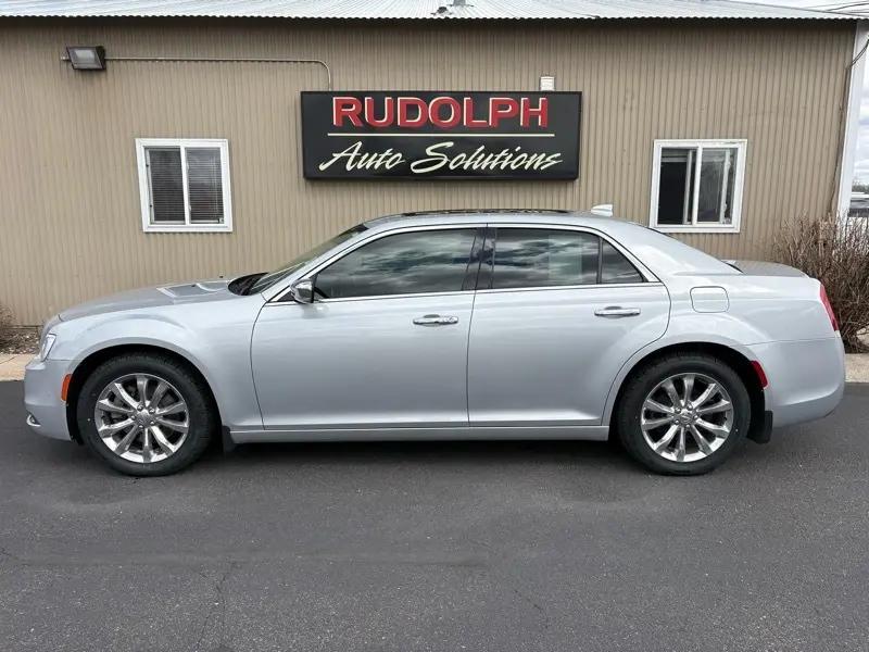 used 2019 Chrysler 300 car