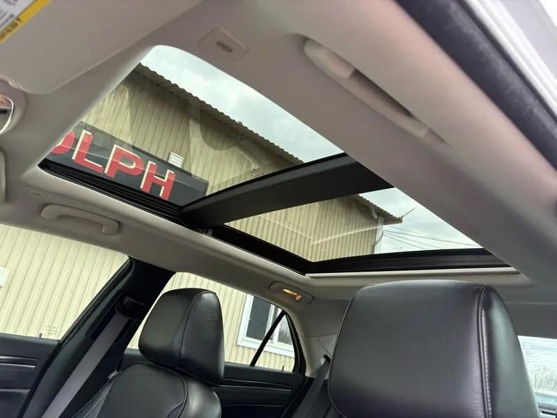 used 2019 Chrysler 300 car