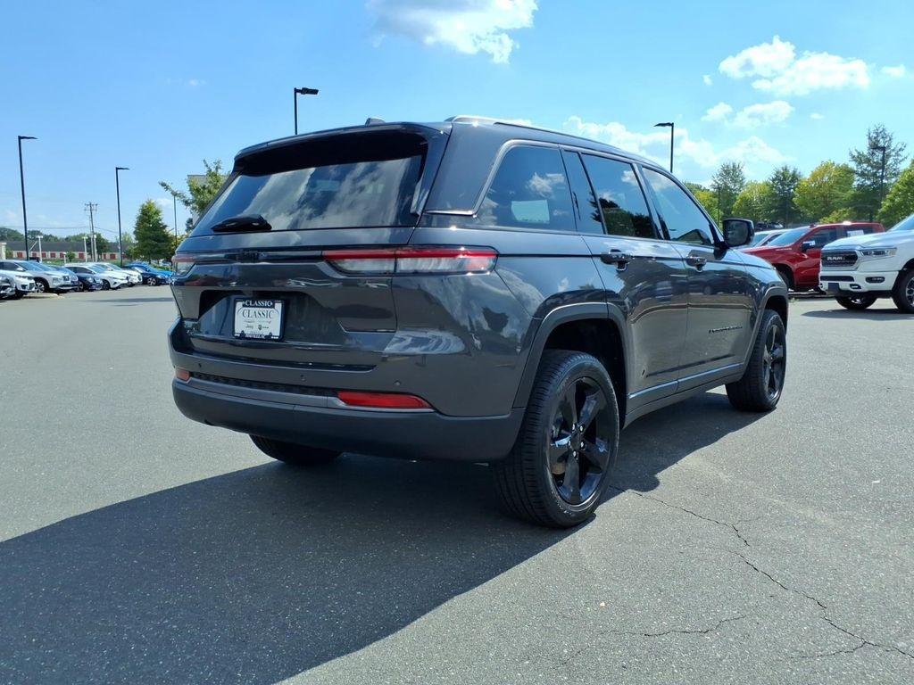 new 2026 Jeep Grand Cherokee car, priced at $44,556