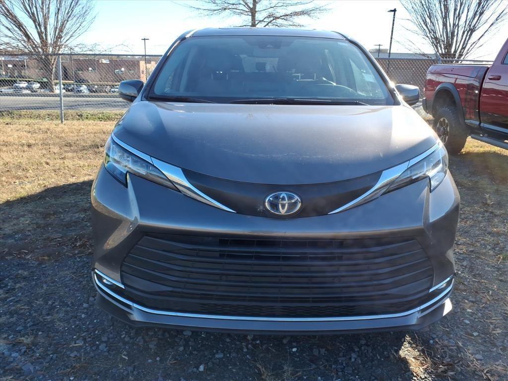 used 2021 Toyota Sienna car, priced at $25,999