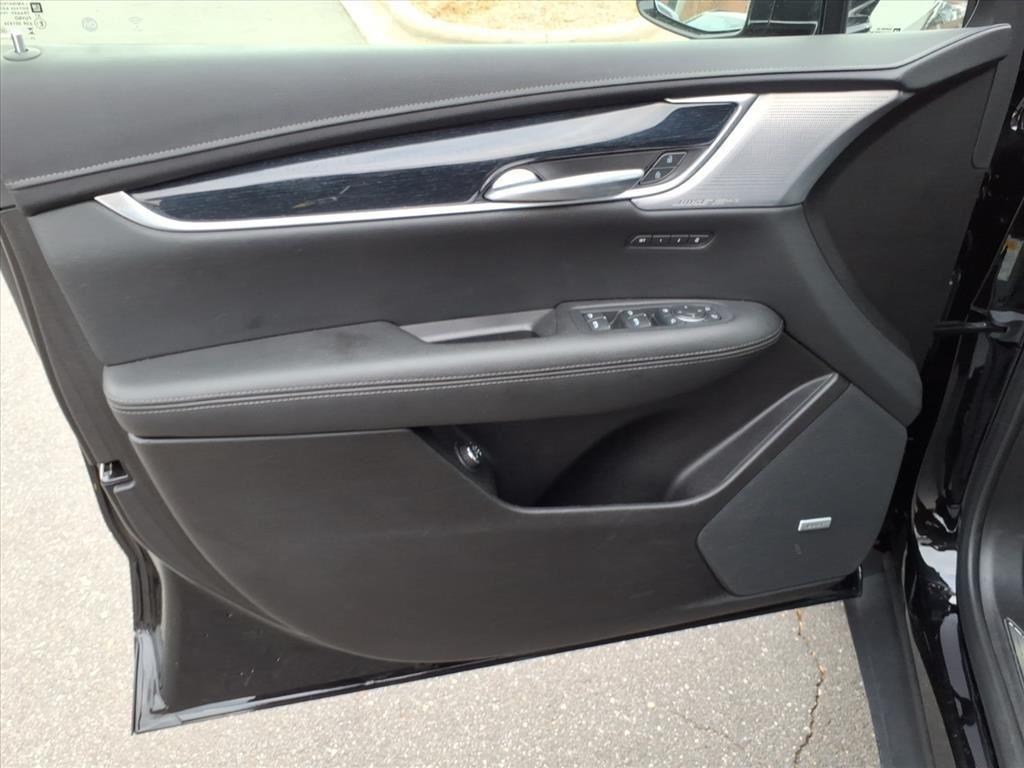 used 2025 Cadillac XT5 car, priced at $37,899