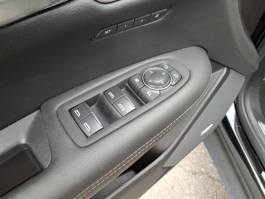 used 2025 Cadillac XT5 car, priced at $37,899