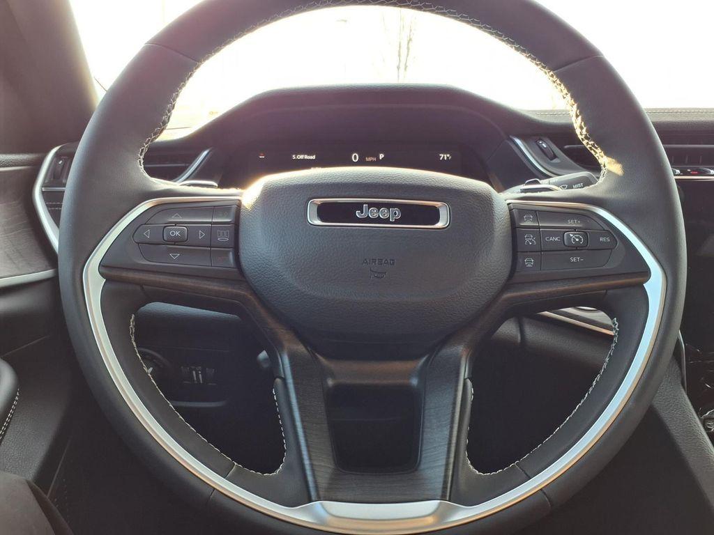 new 2025 Jeep Grand Cherokee car, priced at $49,059