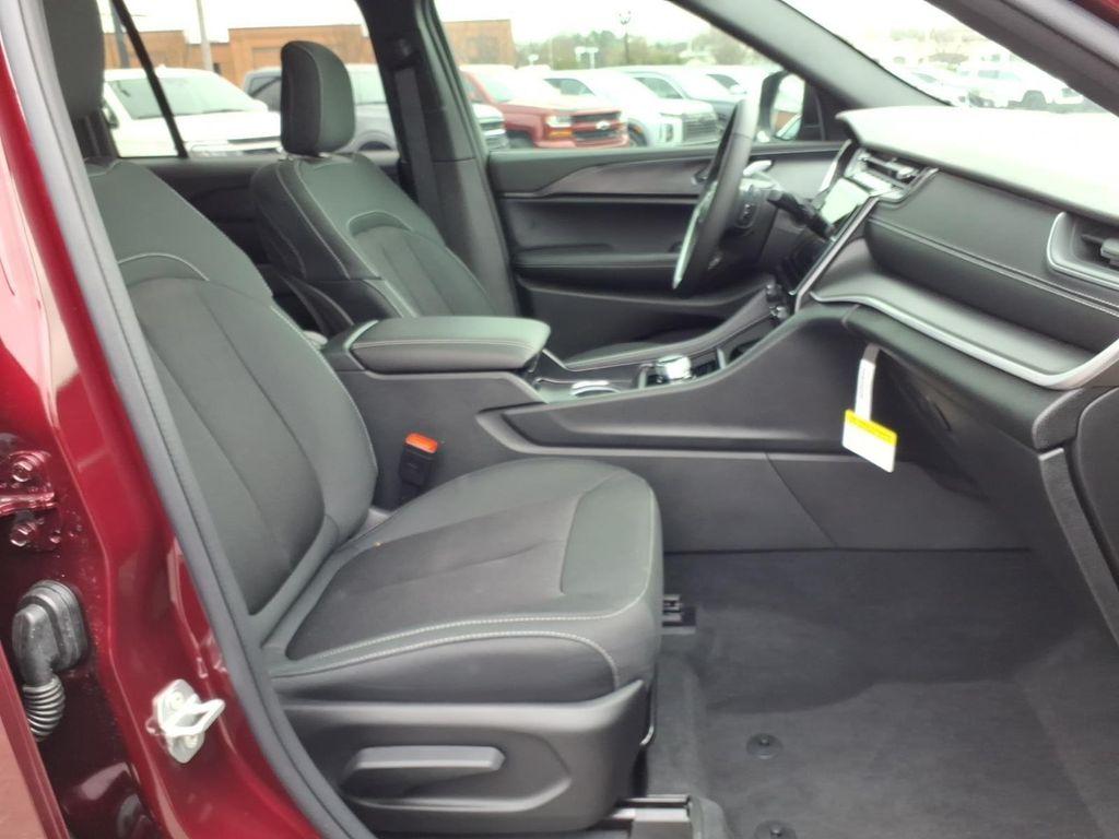 new 2026 Jeep Grand Cherokee car, priced at $36,209