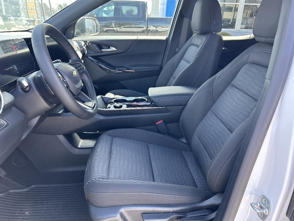 new 2026 Chevrolet Equinox car, priced at $33,120