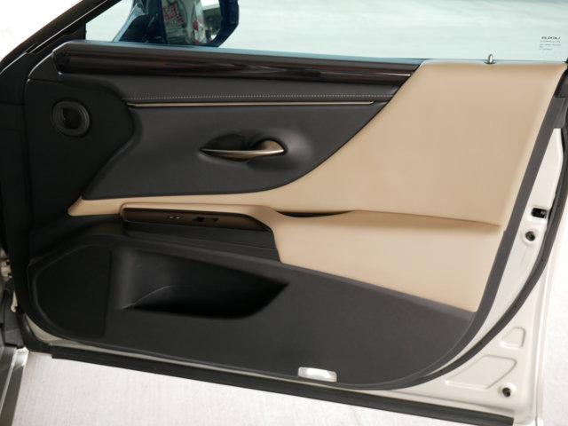 used 2019 Lexus ES 300h car, priced at $28,900