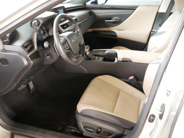 used 2019 Lexus ES 300h car, priced at $28,900