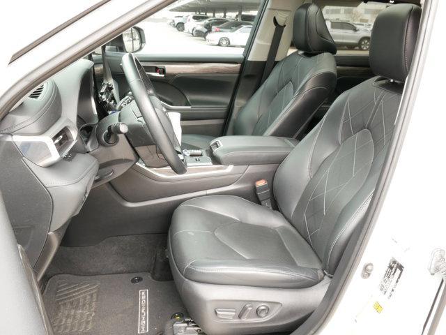 used 2021 Toyota Highlander car, priced at $34,900