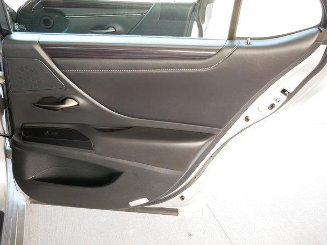 used 2020 Lexus ES 300h car, priced at $29,900