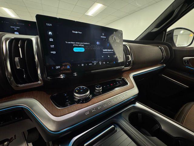 new 2025 Ford Expedition car, priced at $87,335