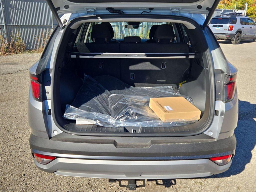 new 2026 Hyundai TUCSON Hybrid car, priced at $31,225