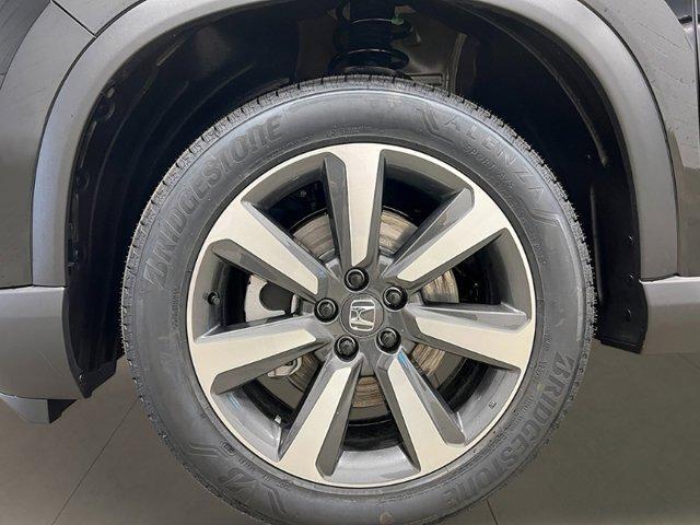 new 2025 Honda Pilot car, priced at $54,575