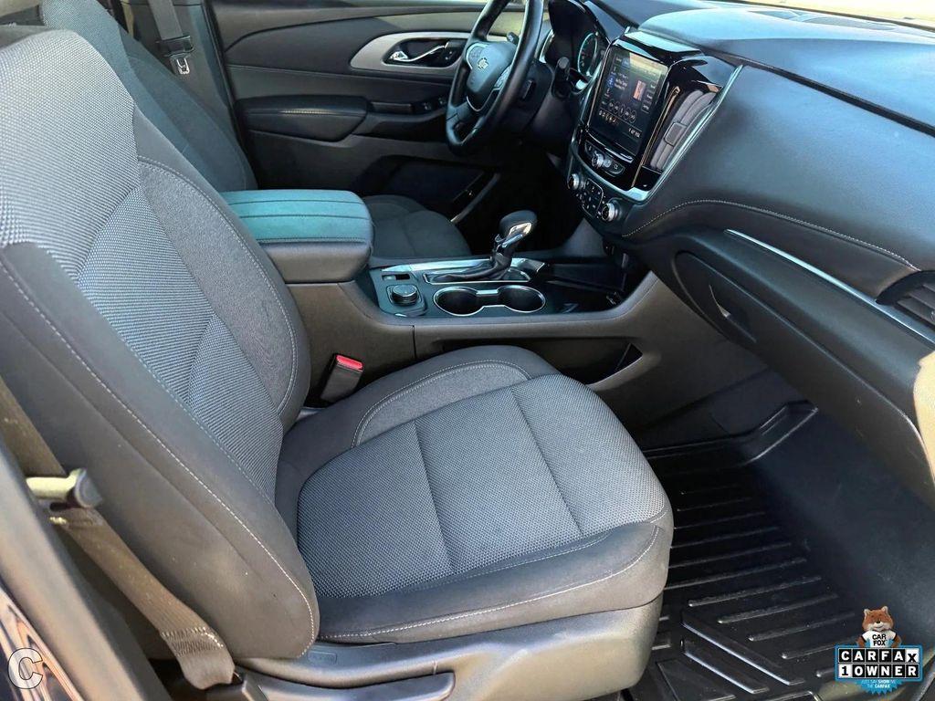 used 2023 Chevrolet Traverse car, priced at $27,488
