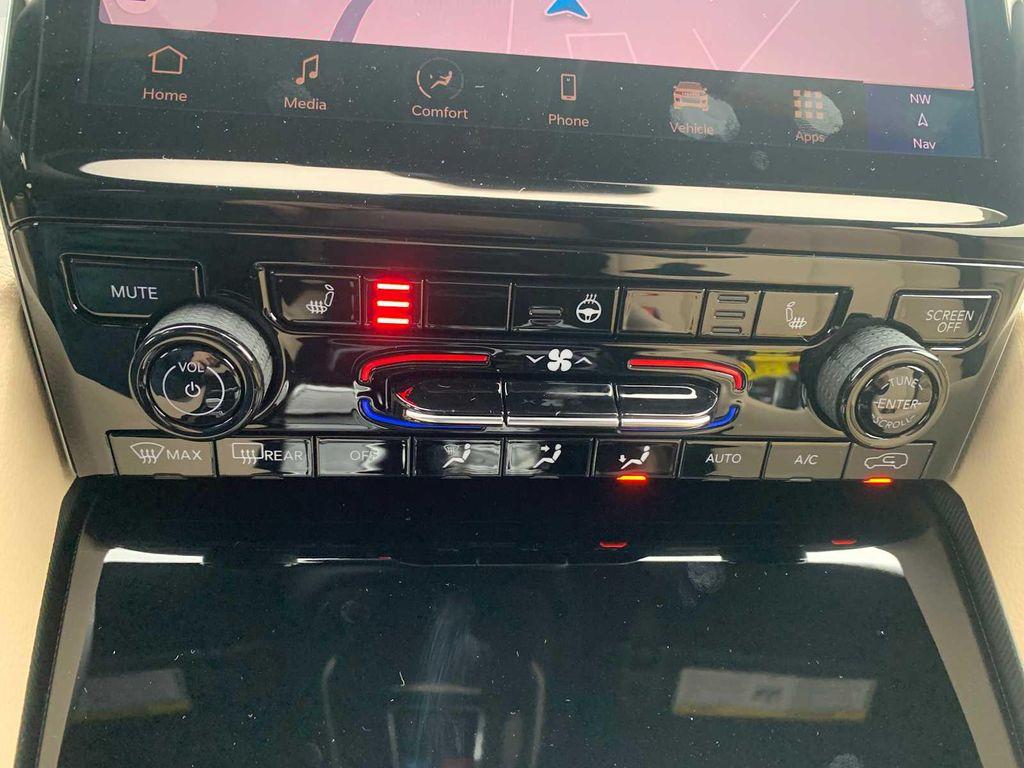 new 2025 Jeep Grand Cherokee car, priced at $48,234