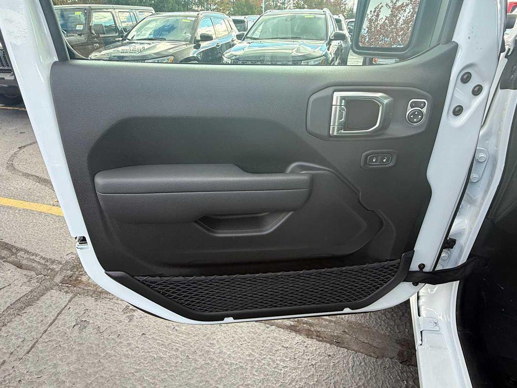 new 2026 Jeep Wrangler car, priced at $48,379