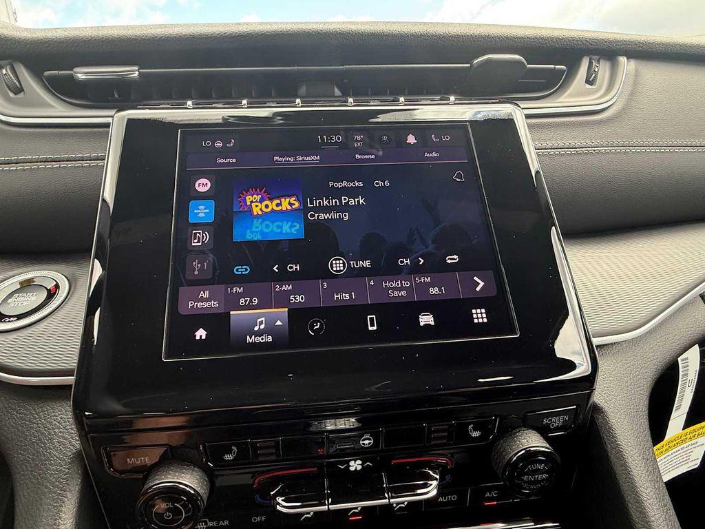 new 2025 Jeep Grand Cherokee car, priced at $42,994