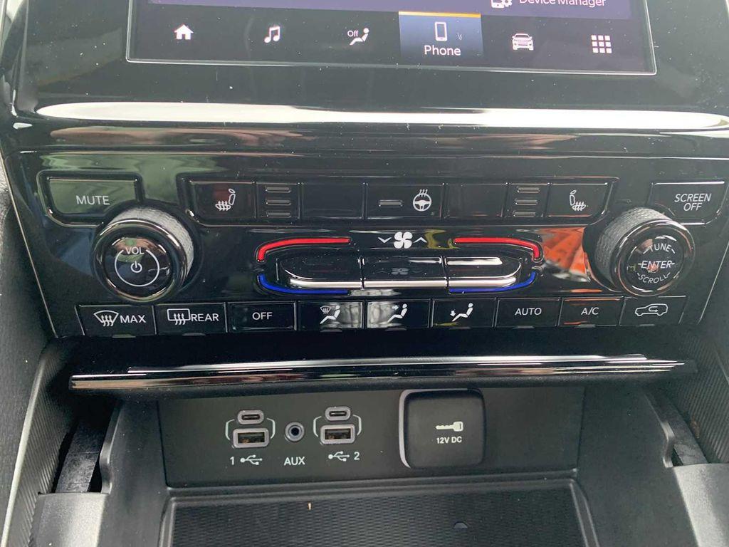 new 2025 Jeep Grand Cherokee car, priced at $42,994