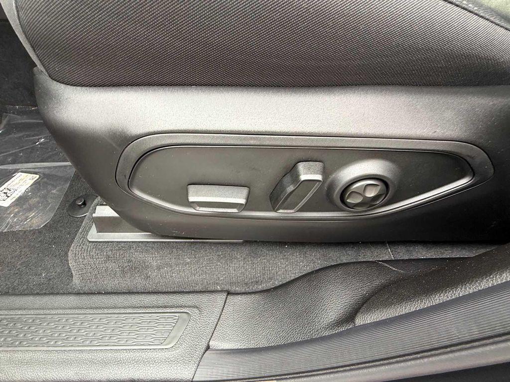 new 2025 Jeep Grand Cherokee car, priced at $42,994