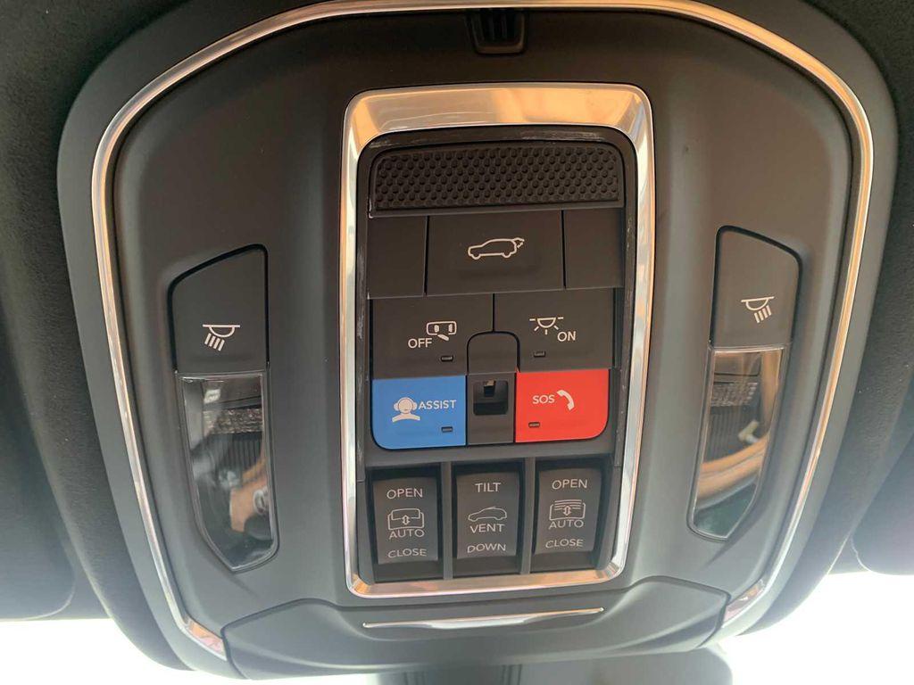 new 2025 Jeep Grand Cherokee car, priced at $68,560