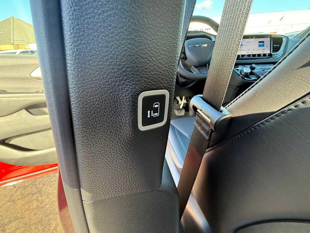 new 2026 Chrysler Pacifica car, priced at $49,885